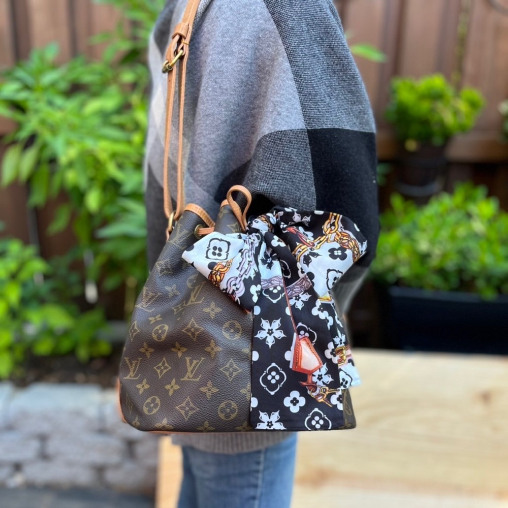 Louis Vuitton Petit Noe handbag